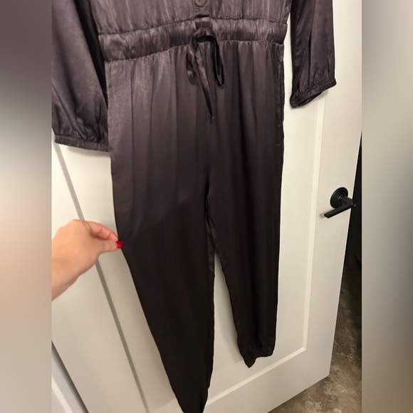 *NWT* NATION LTD Salma Silk/Satin Jumpsuit in Liquid Metal - Picture 9 of 12